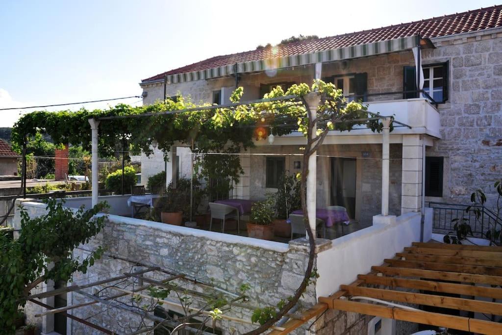 Pinta Apartments Lumbarda Exterior photo